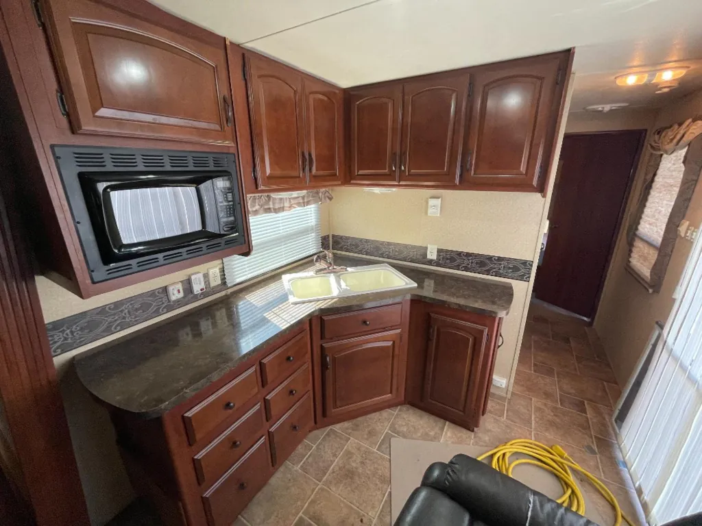 2011 Forest River Salem Villa 372REDS, Photos photo 9