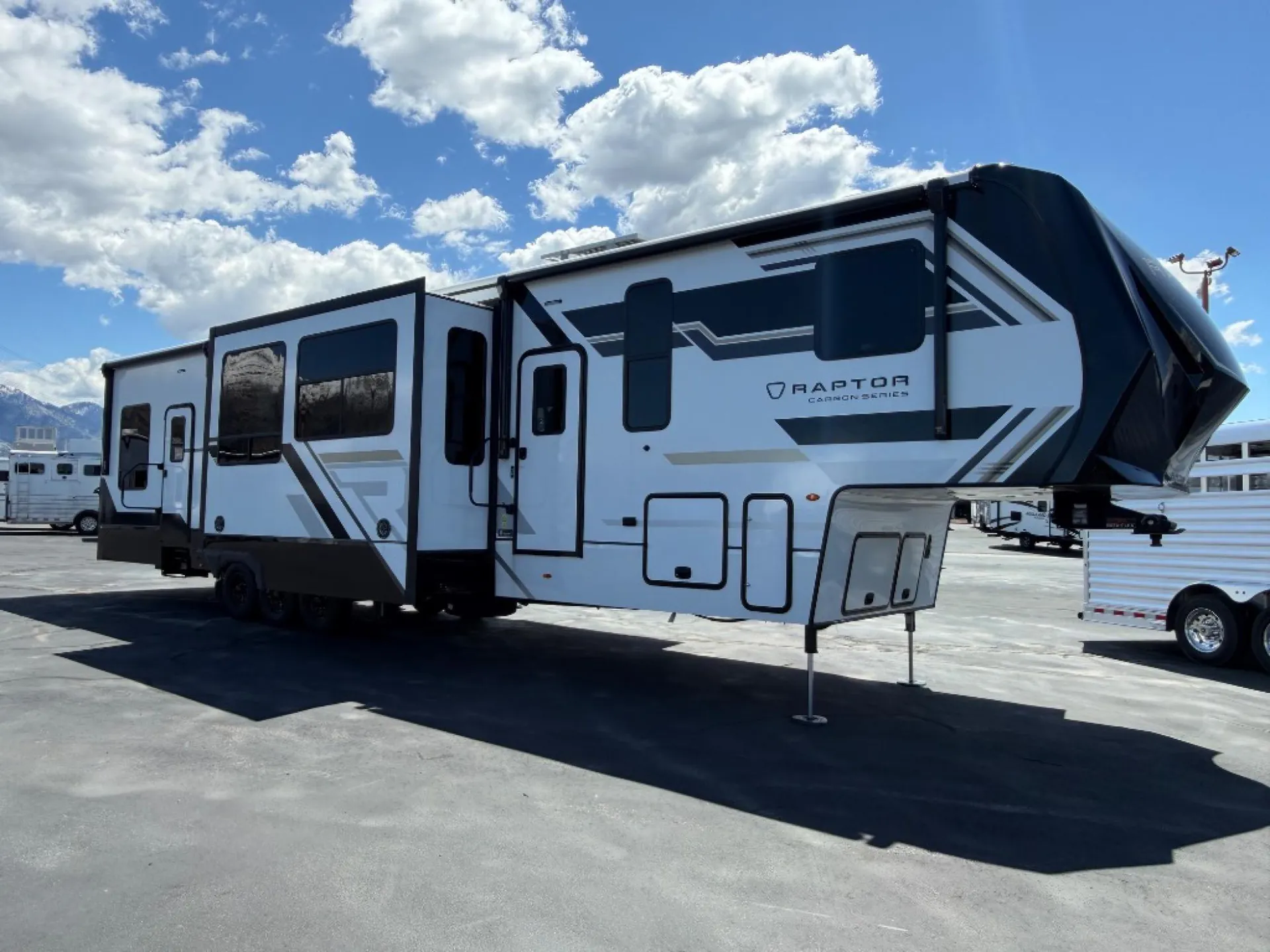 2026 Keystone Raptor 420