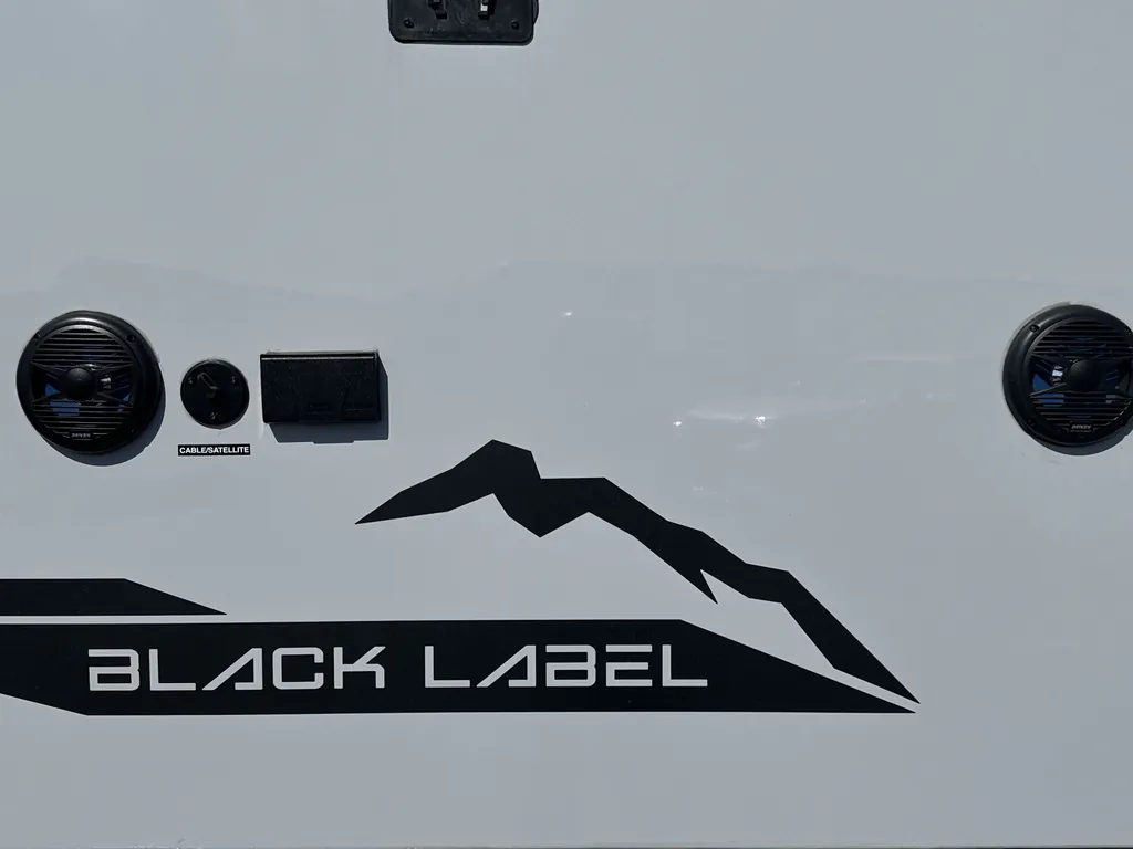2025 Forest River Cherokee Black Label 39NABL, Photos photo 6