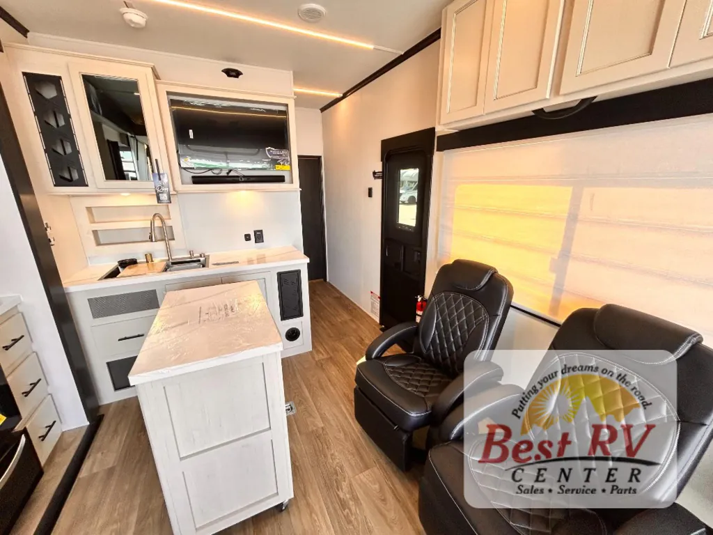 2027 Forest River Vengeance Rogue Armored 26L140, Photos photo 27