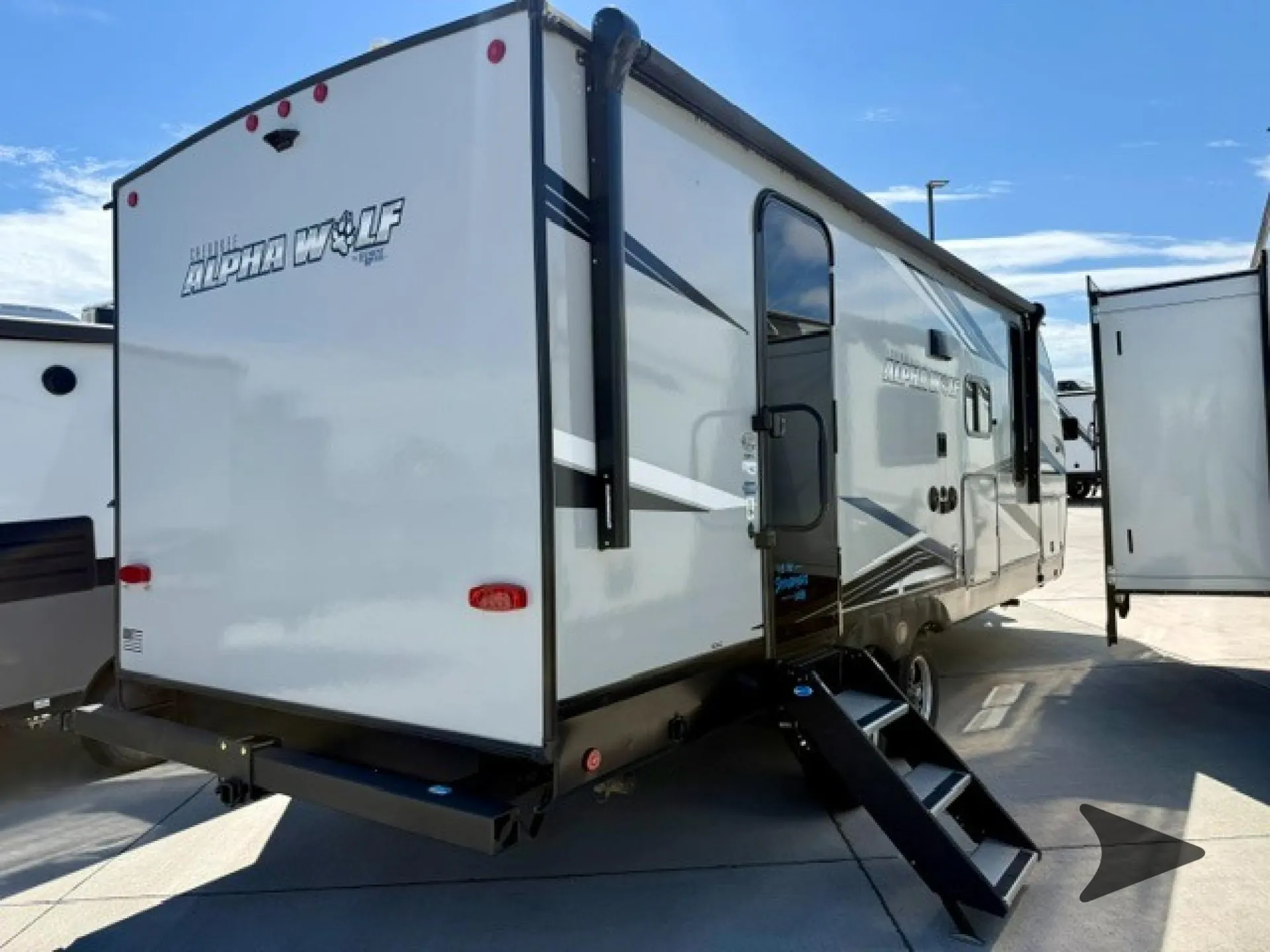 2022 Forest River Cherokee Alpha Wolf 22SW-L — Photo 7