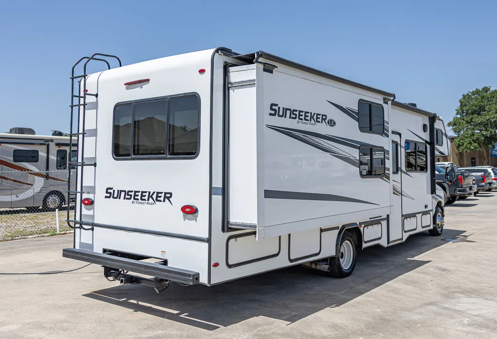 2023 Forest River Sunseeker 3250DS LE - Photo 4