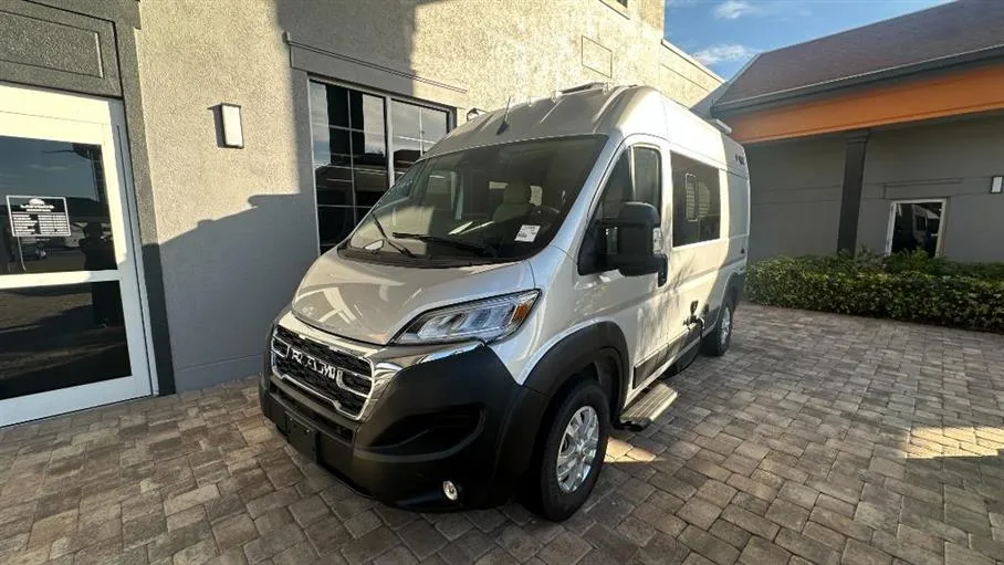 2026 Thor Motor Coach Rize 18M - Photo 3