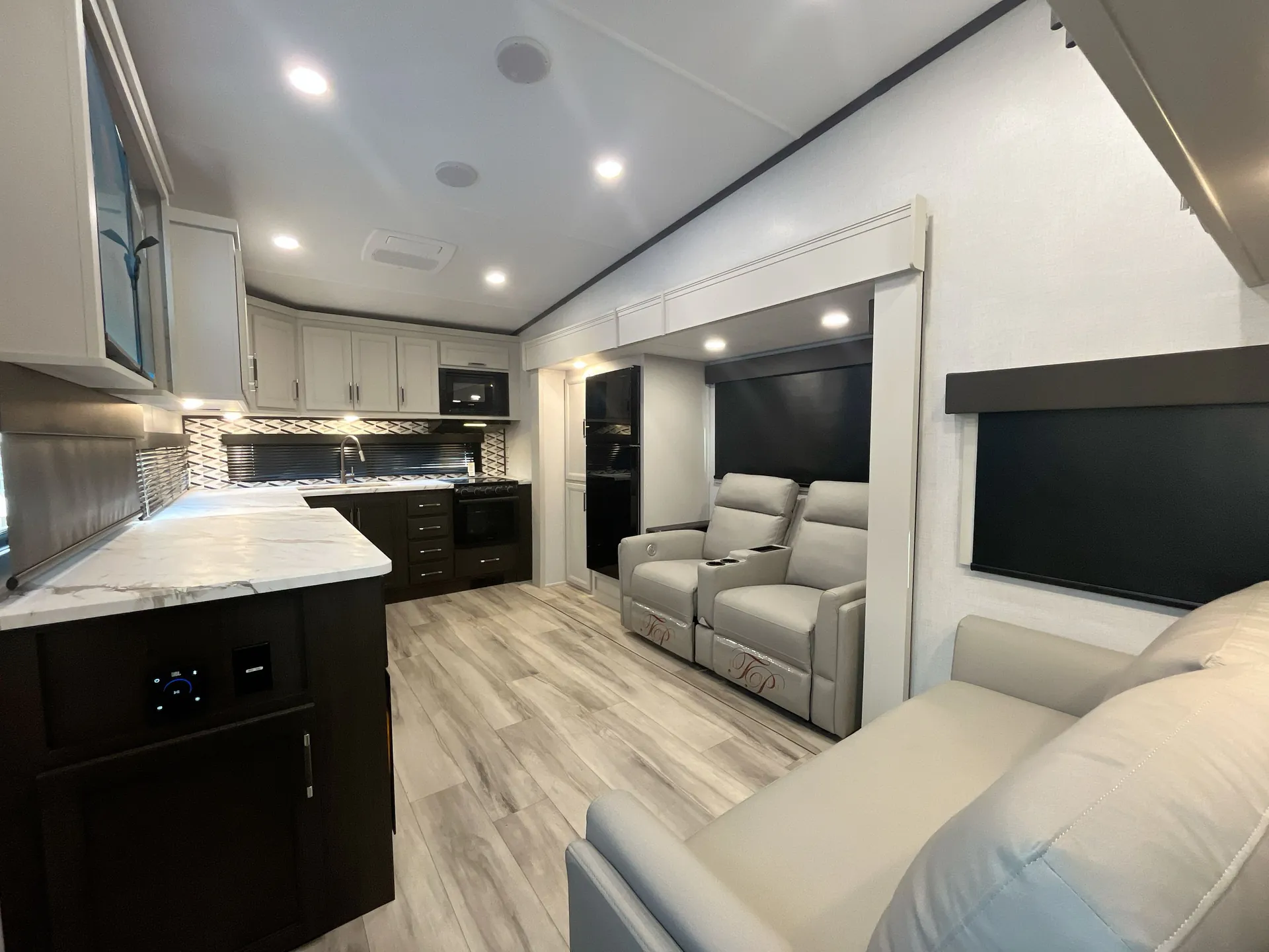 2026 Keystone Arcadia Super Lite 260SLCL — living area main