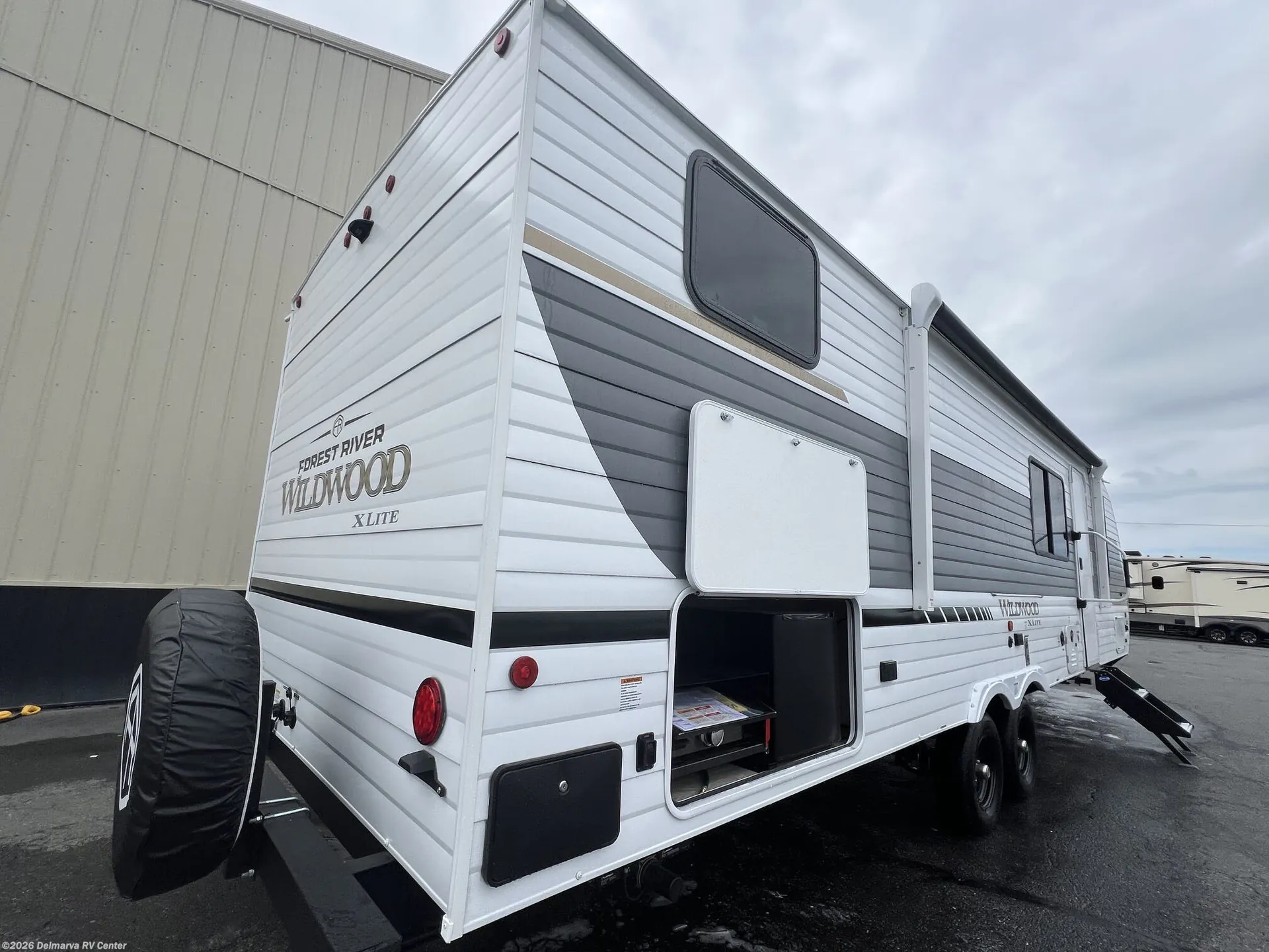 2027 Forest River Wildwood X-Lite 273QBXL — Photo 5