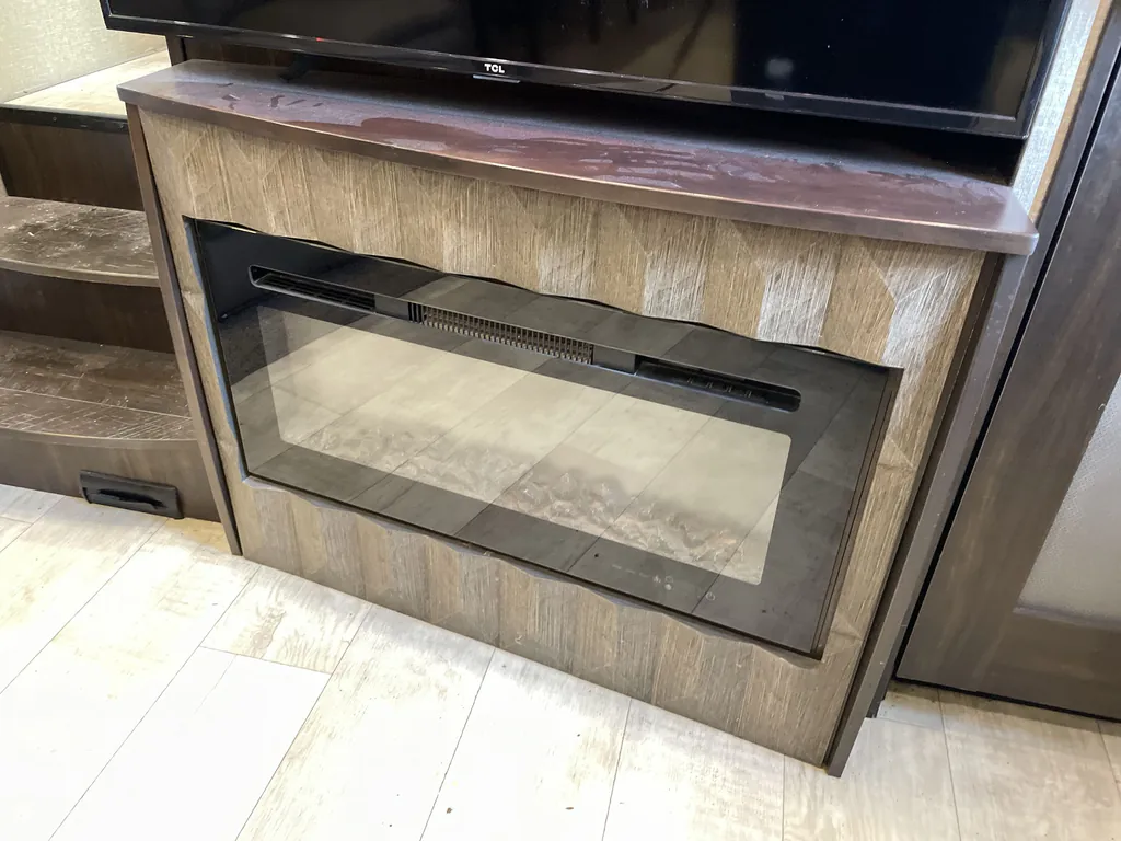 2019 Grand Design Momentum 399TH, Photos photo 20