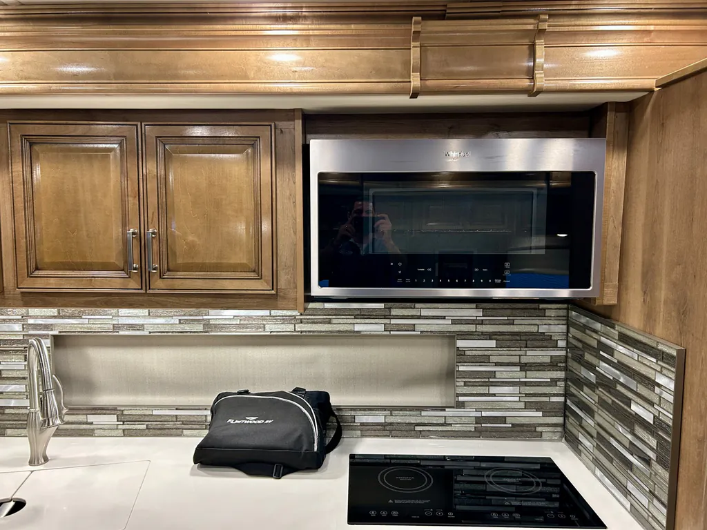 2020 Fleetwood Pace Arrow LXE 38K, Photos photo 13