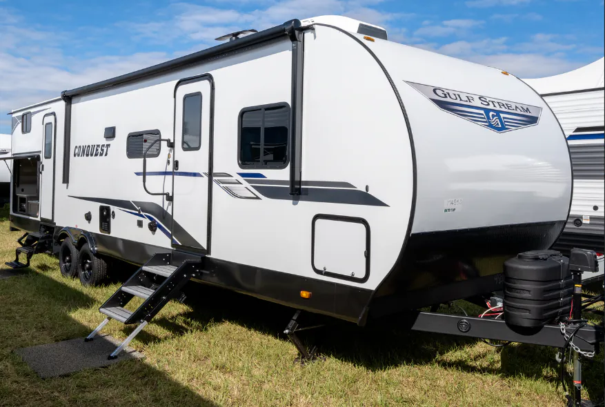 Gulf Stream Conquest Supreme 323TBR exterior