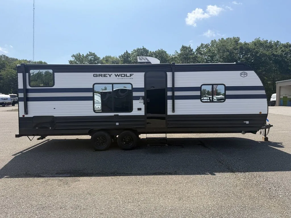 2027 Forest River Cherokee Grey Wolf 26LP, Photos photo 10