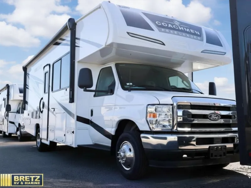 2026 Coachmen Freelander 26DS - Photo 3