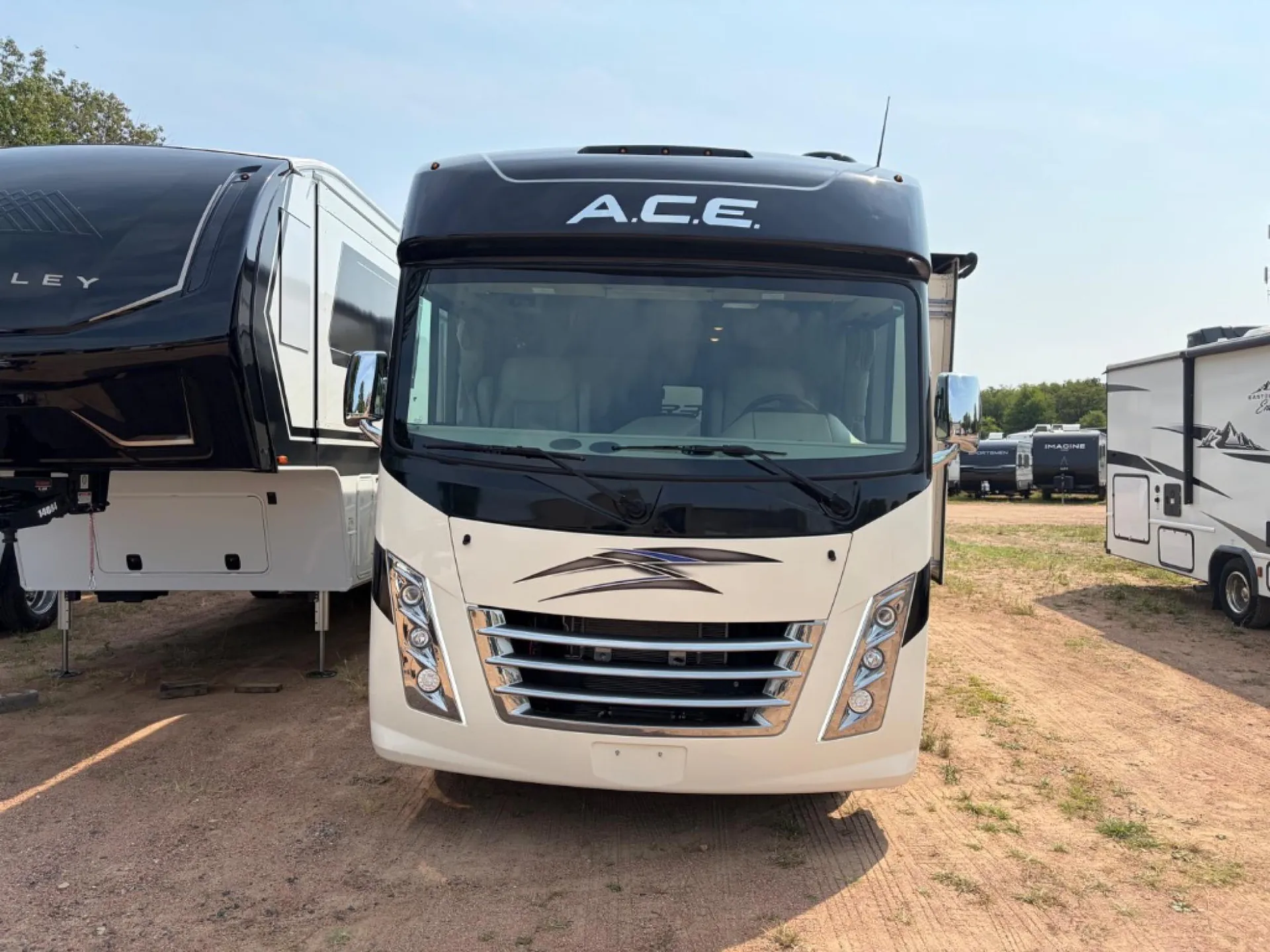 2022 Thor Motor Coach A.C.E 29.5 - Photo 3