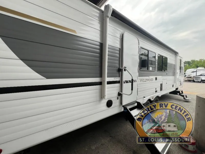 2026 Forest River Wildwood 300ICE - Photo 4