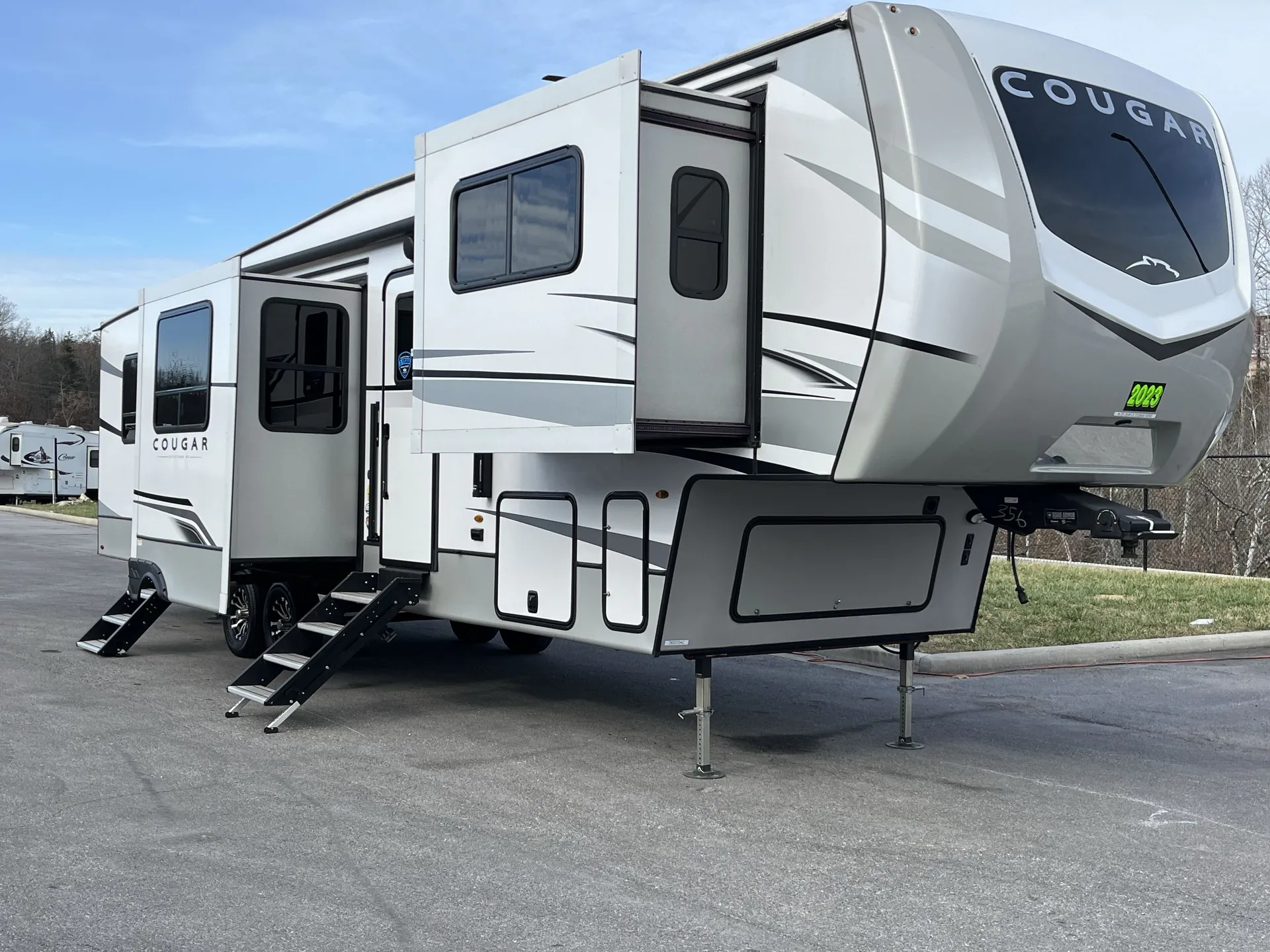 2023 Keystone Cougar 354FLS - Photo 2