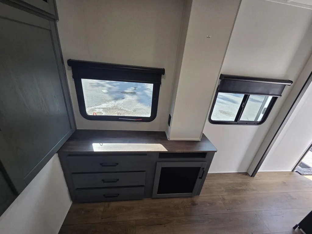 2027 Forest River Solaire 3060RKTS, Photos photo 45