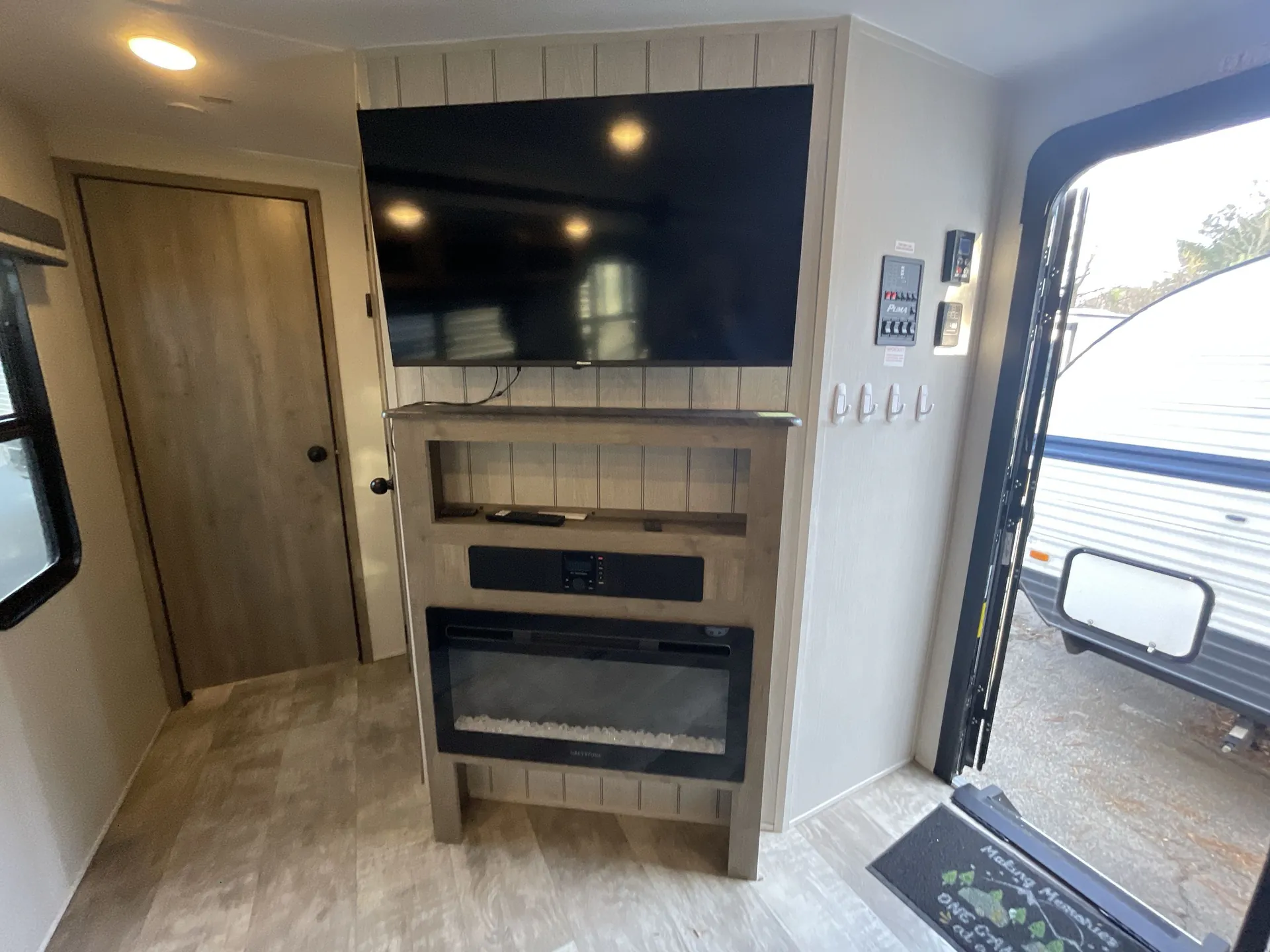 2024 Forest River Puma 32BH2B — living area main