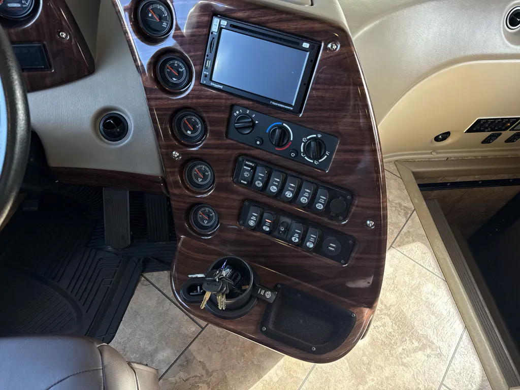 2016 Forest River Berkshire 38A, Photos photo 34