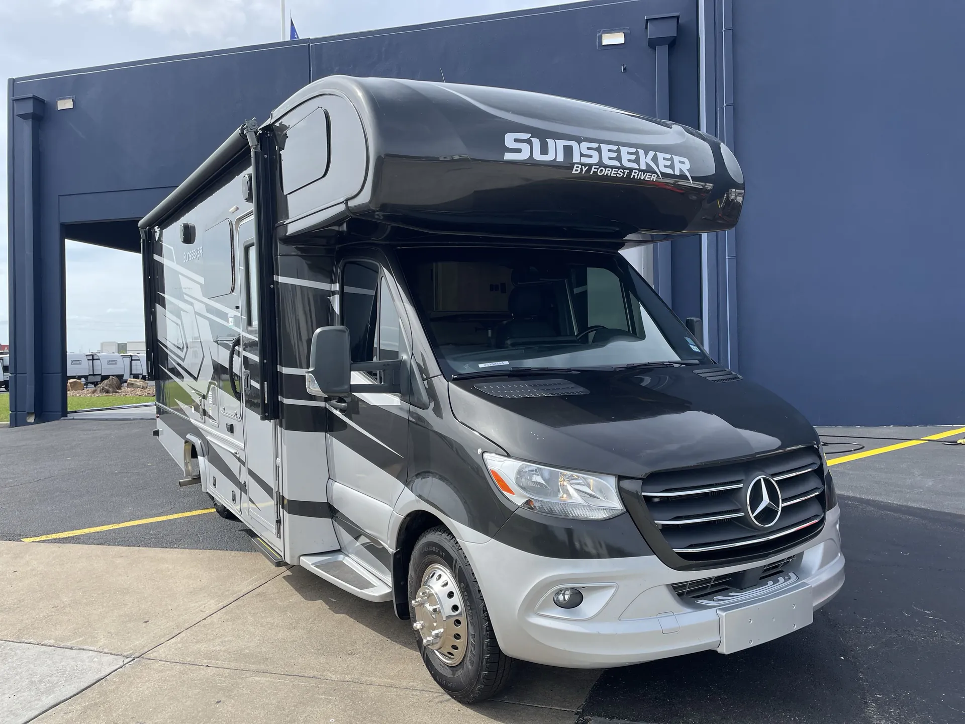 2023 Forest River Sunseeker Mbs 2400B - Photo 2