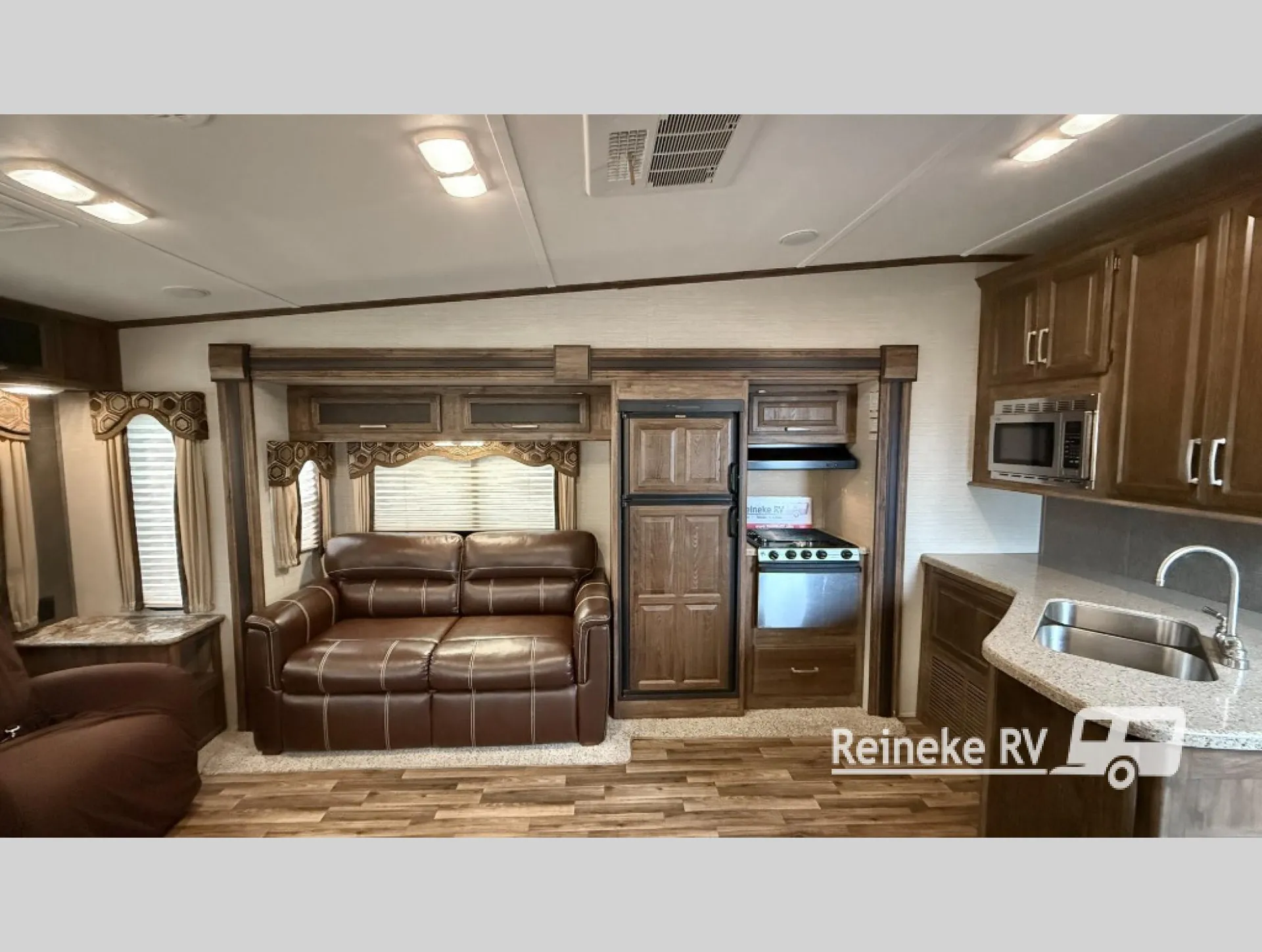 2016 Keystone Cougar XLite 28SGS - Photo 4