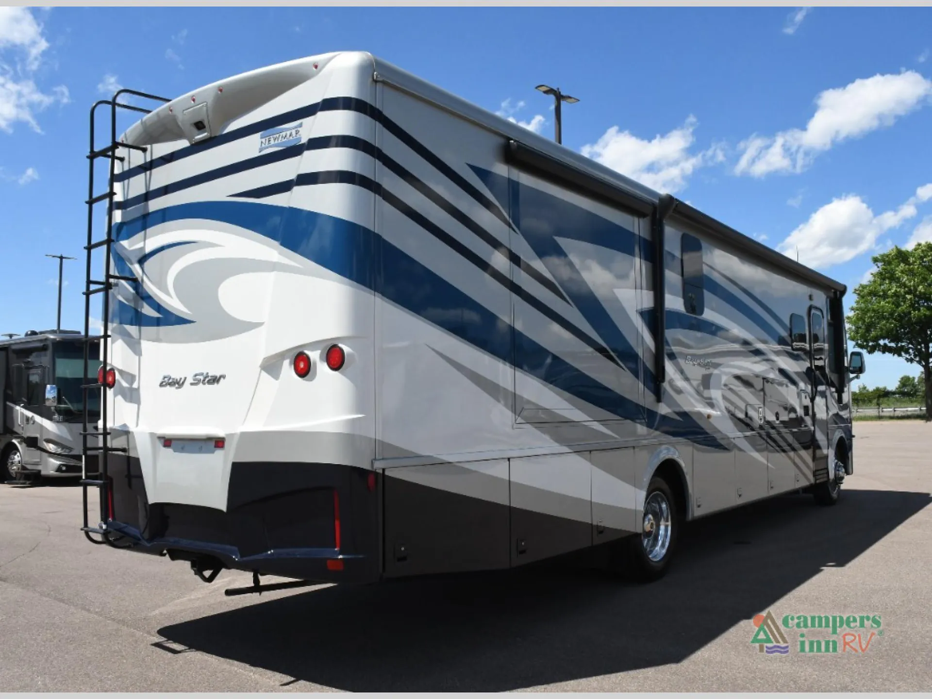 2022 Newmar Bay Star 3616 - Photo 4