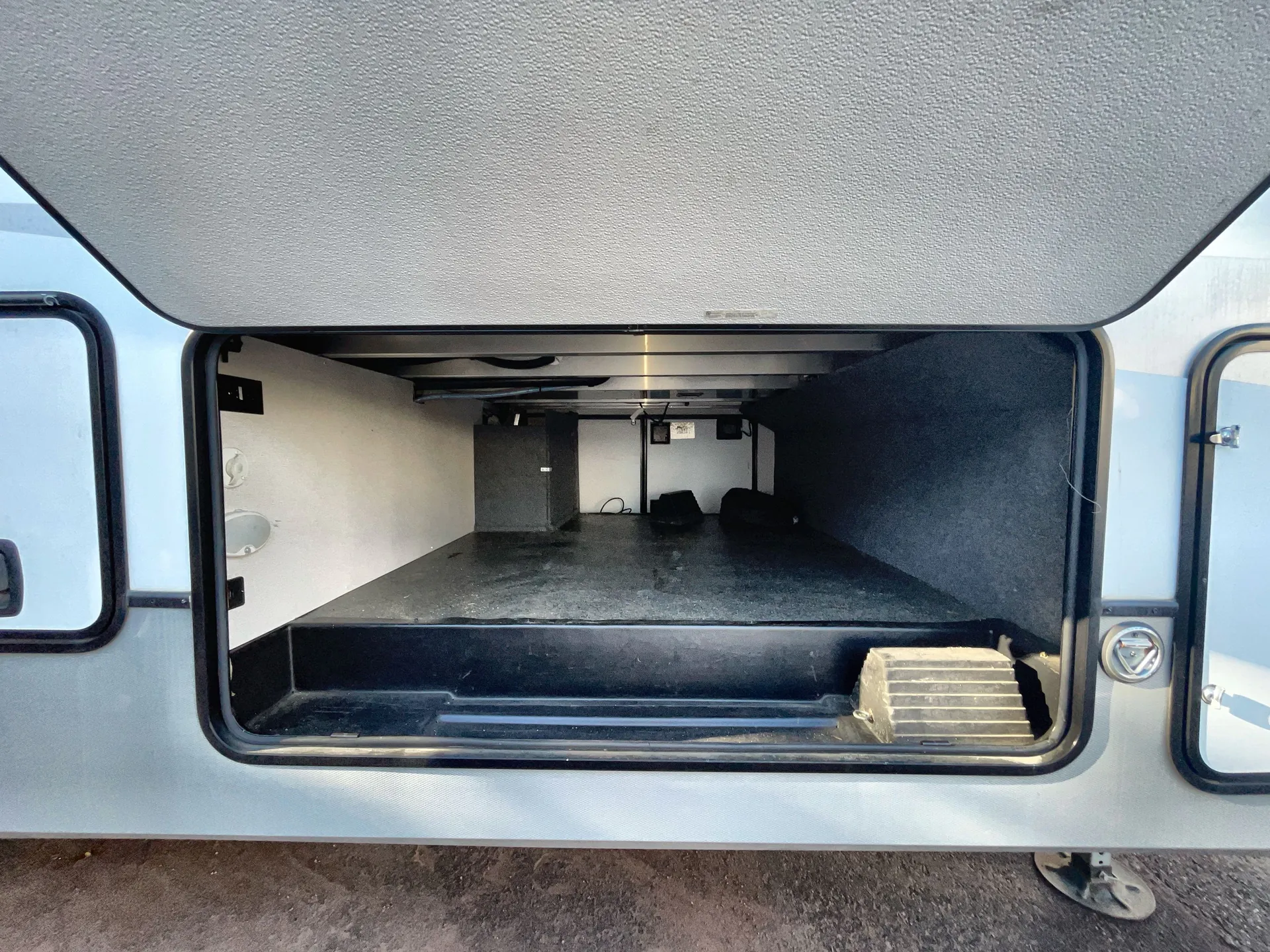 2021 Prime Time Crusader 382MBH — living area main