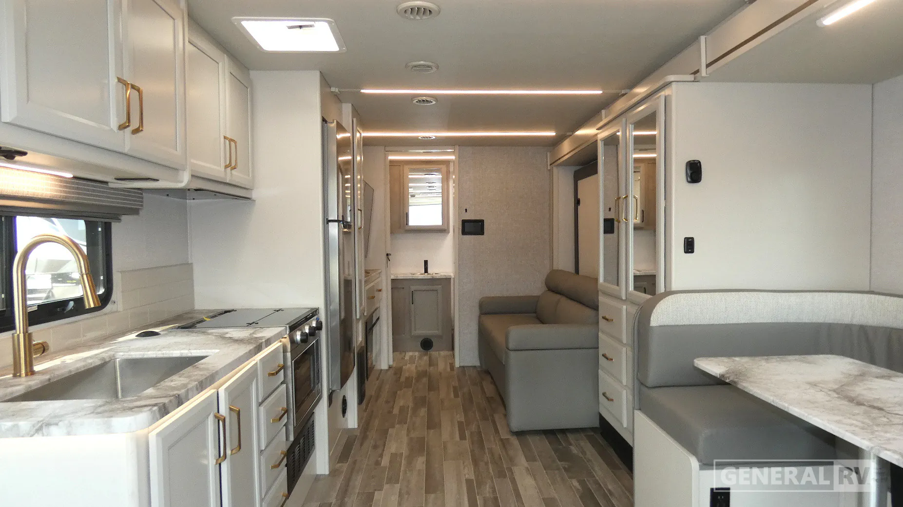 2025 Fleetwood Altitude 27U - Photo 3