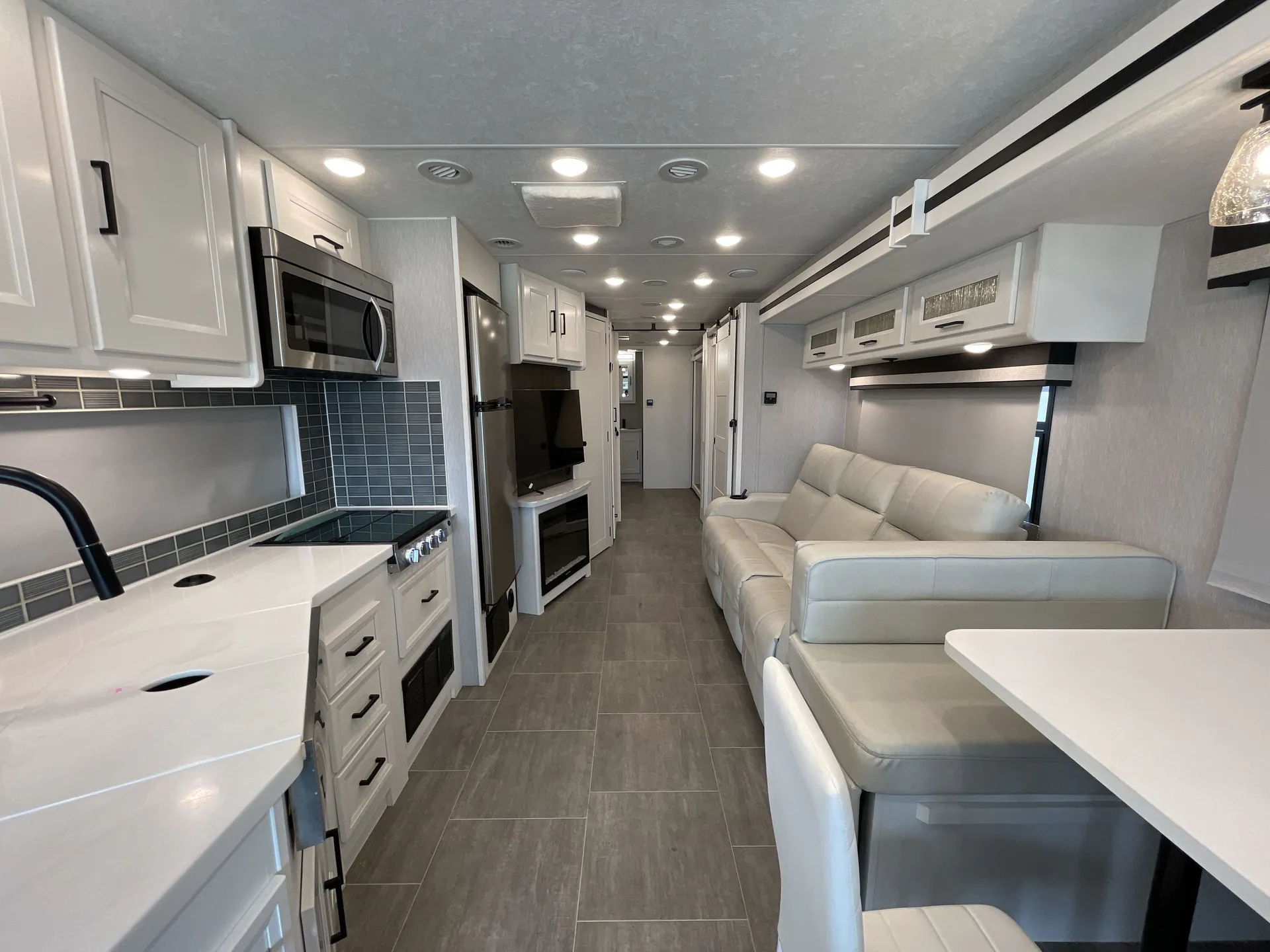 2023 Coachmen Encore 375RB — front