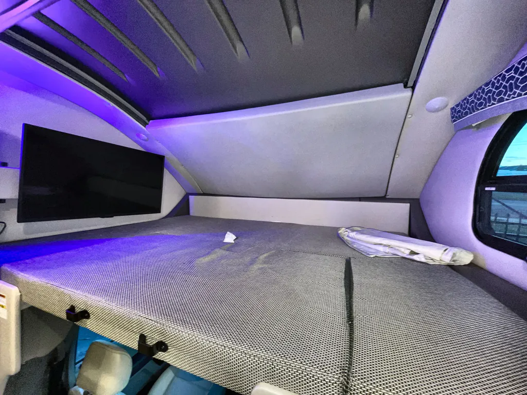 2022 Thor Motor Coach Magnitude RS36, Photos photo 9