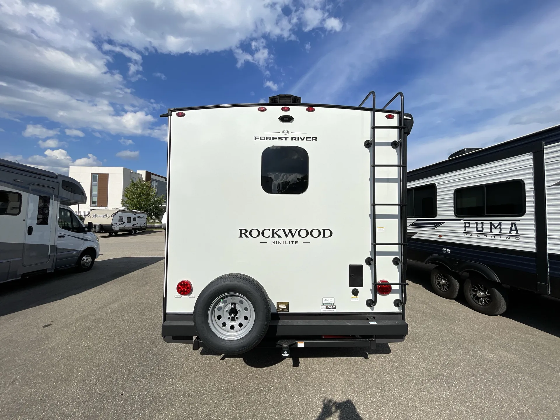 2027 Forest River Rockwood Mini Lite 2524FBT — backside