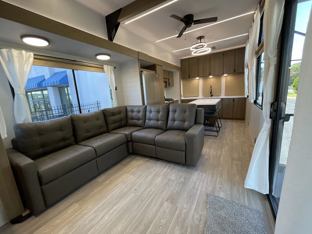 2027 Forest River Salem Villa 40FKP, Photos photo 6