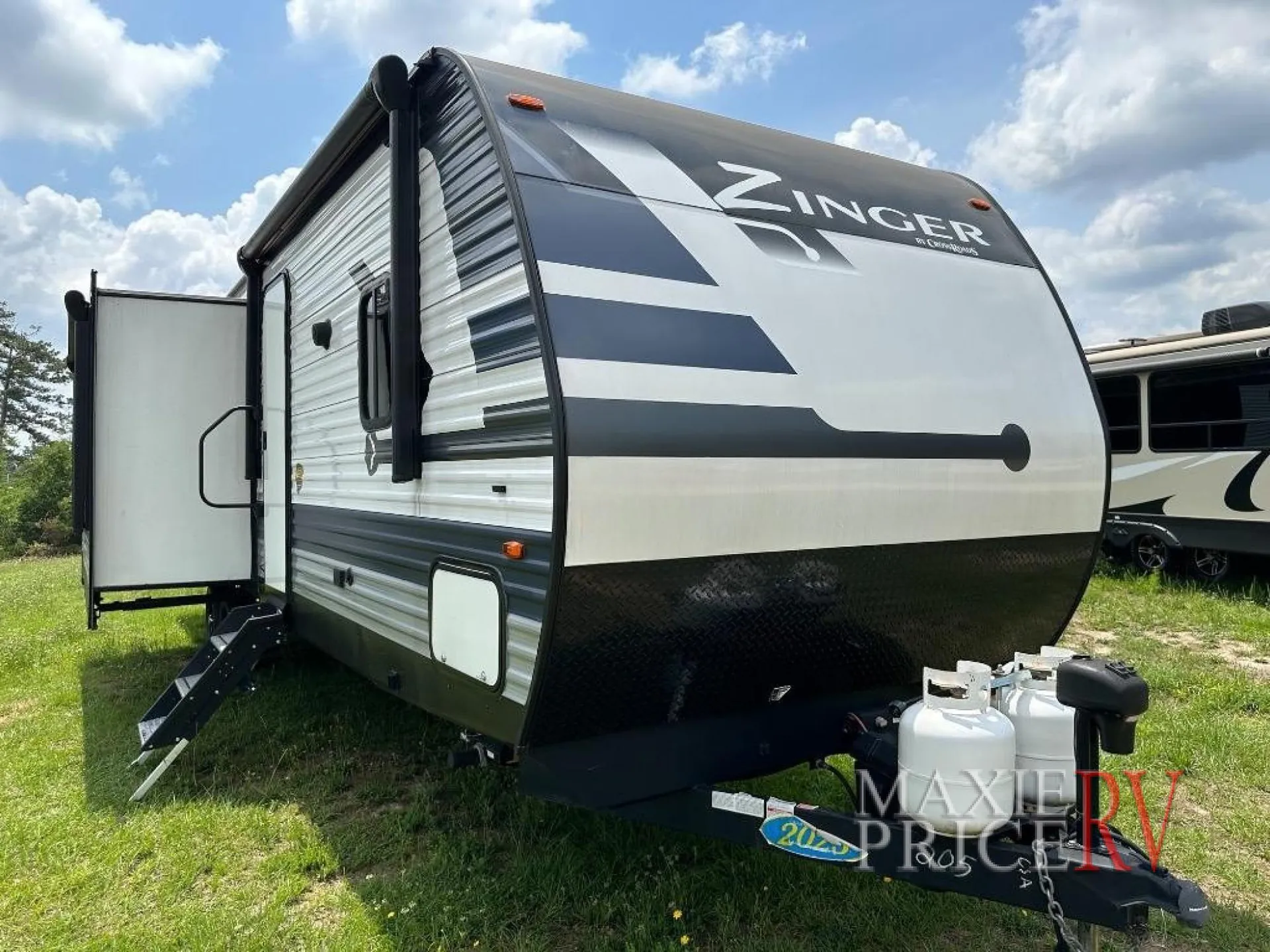 2023 CrossRoads Zinger 333DB - Photo 2