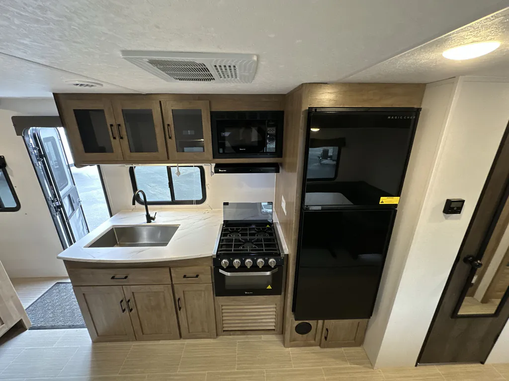 2024 Coachmen Freedom Express Select 29SE, Photos photo 17