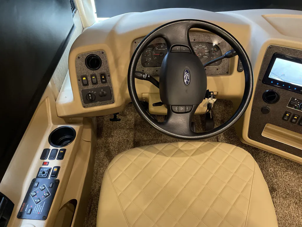 2016 Newmar Canyon Star 3921, Photos photo 39