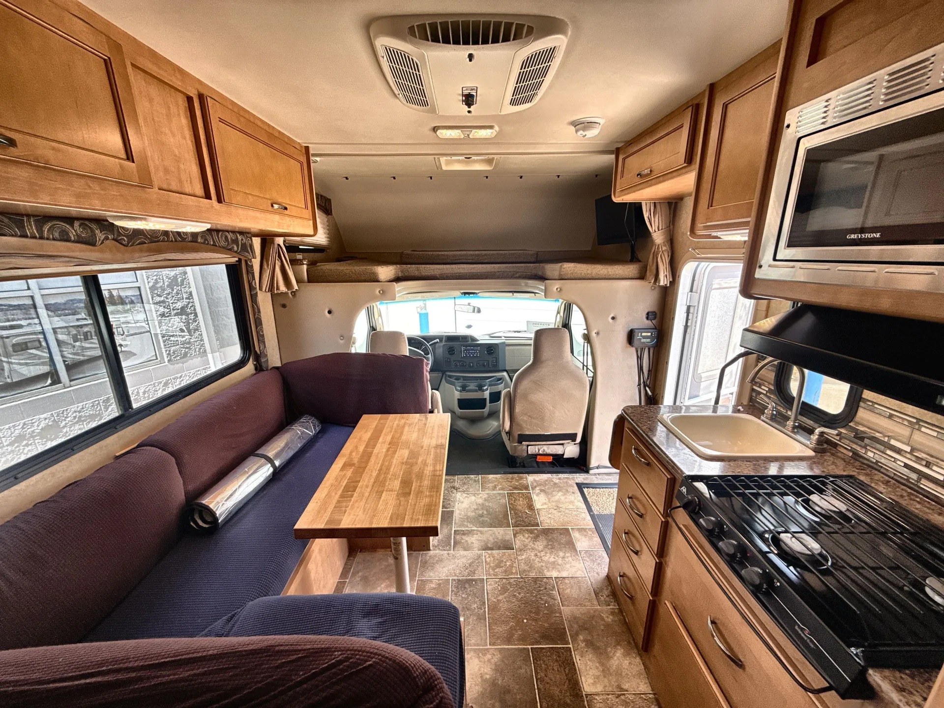 2015 Thor Motor Coach Four Winds 22E — living area main