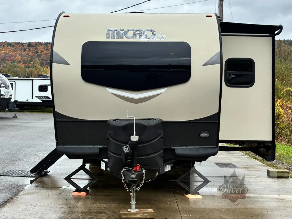 2019 Forest River Flagstaff Micro Lite 25FKS, Photos photo 3
