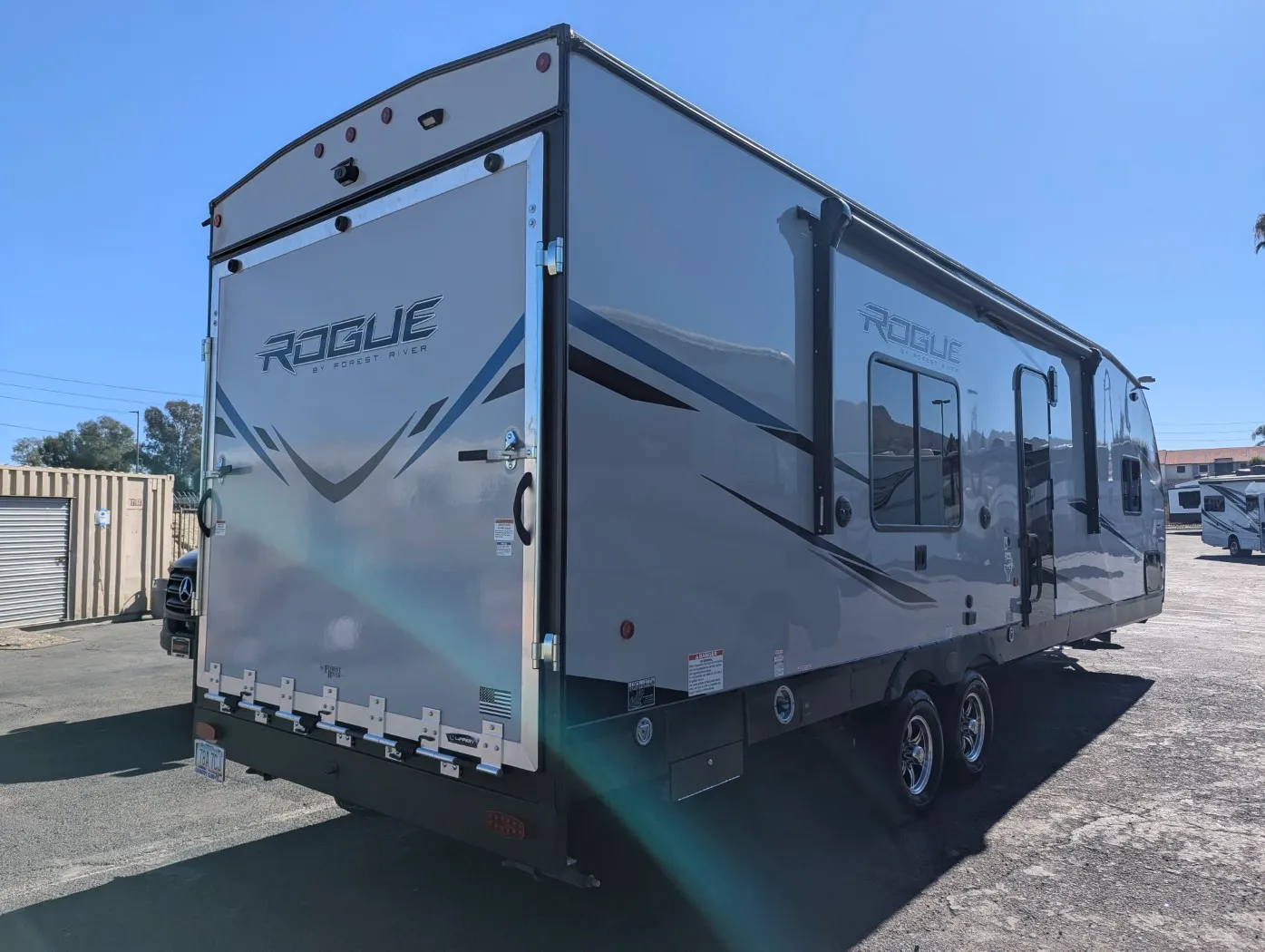 2022 Forest River Vengeance Rogue 26V — Photo 6