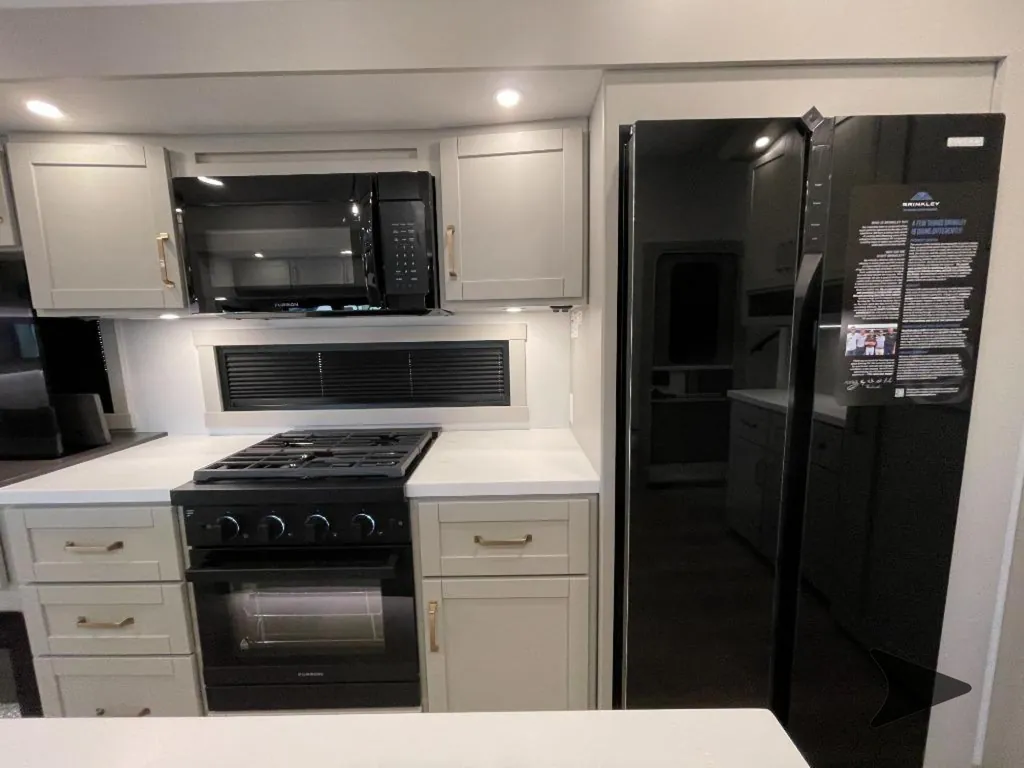 2026 Brinkley Model Z 3515, Photos photo 15