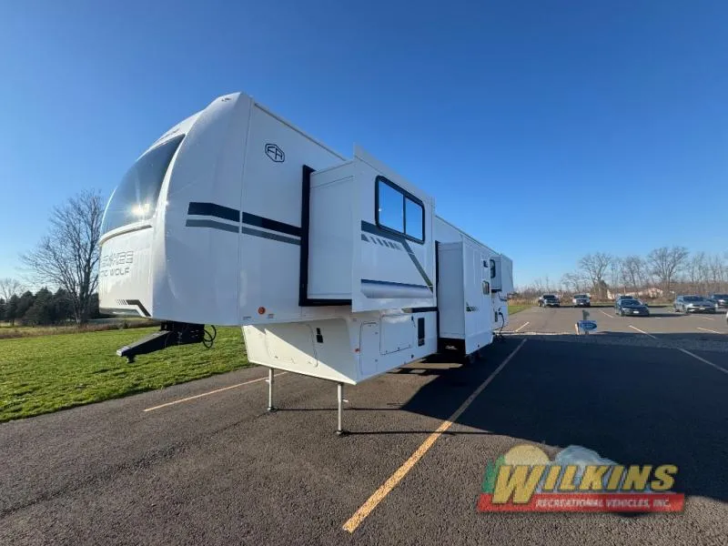 2026 Forest River Cherokee Arctic Wolf 3950SUITE - Photo 4