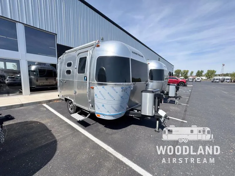 2026 Airstream Caravel 16RB - Photo 2