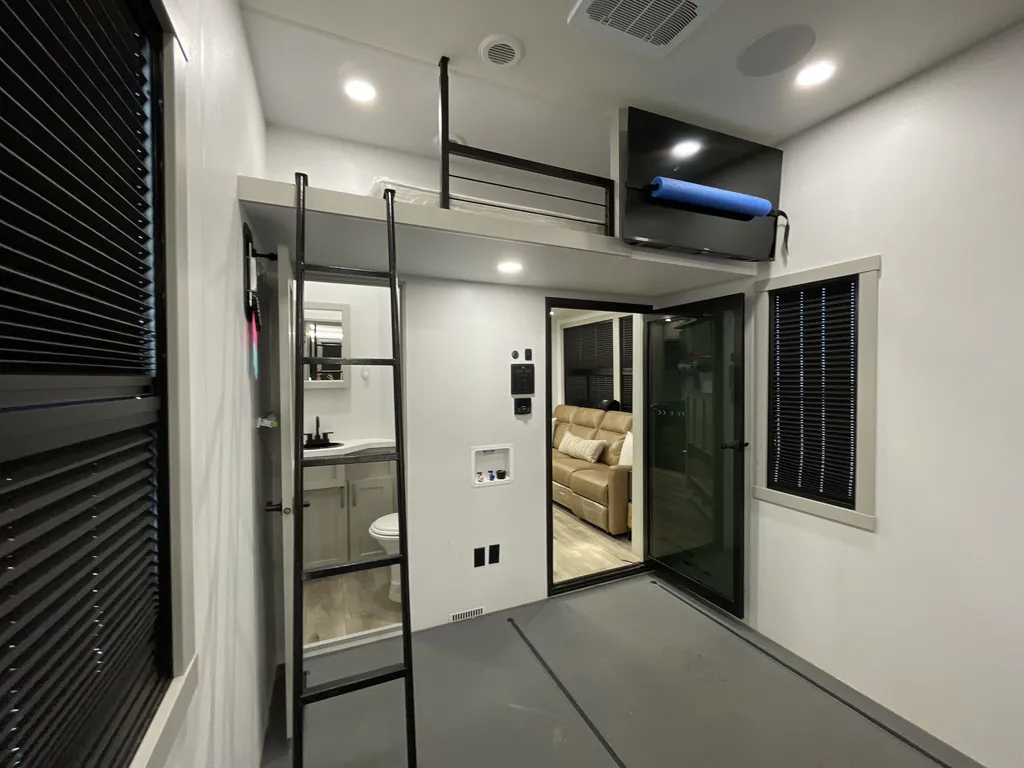 2024 Brinkley Model G 4000, Photos photo 18