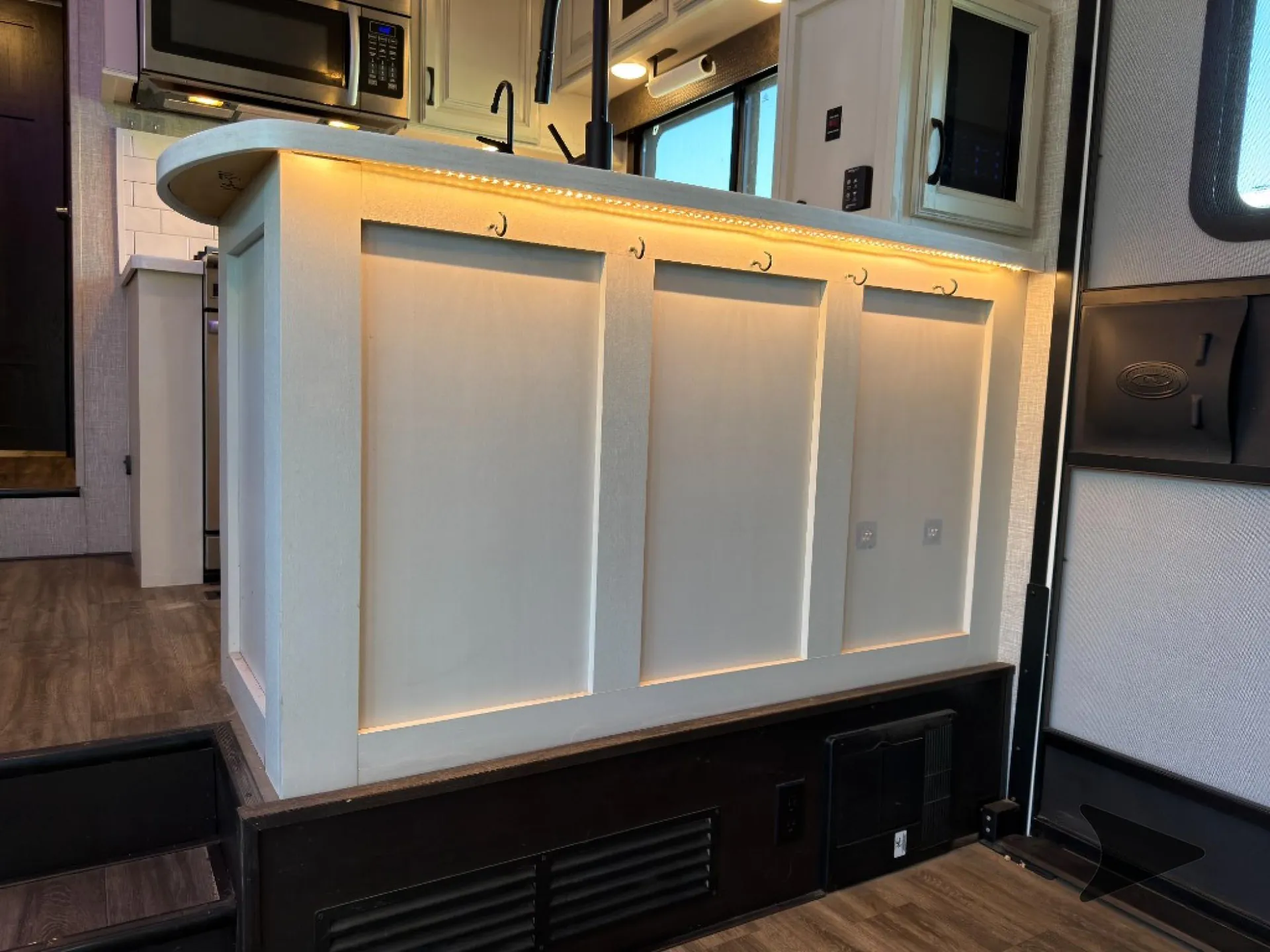 2023 Jayco Seismic Luxury Series 4113 - Photo 4