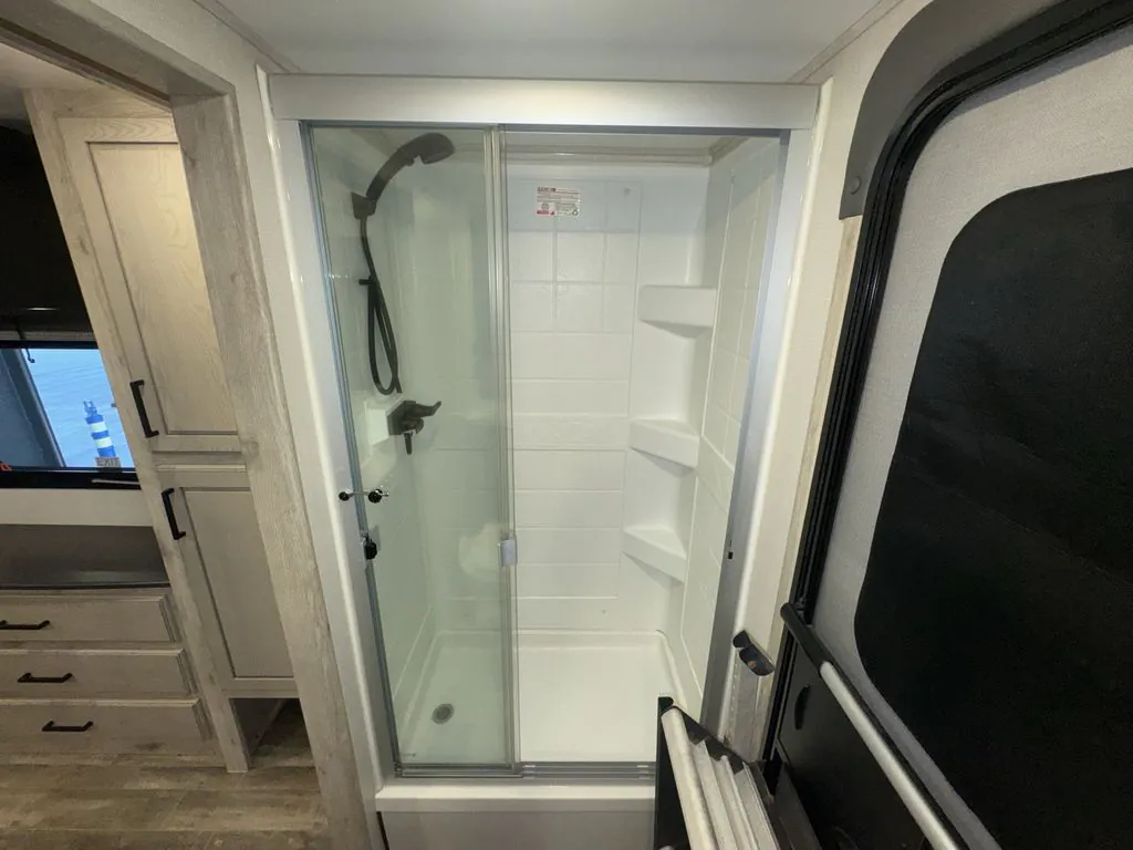 2023 Keystone Avalanche 390DS, Photos photo 22