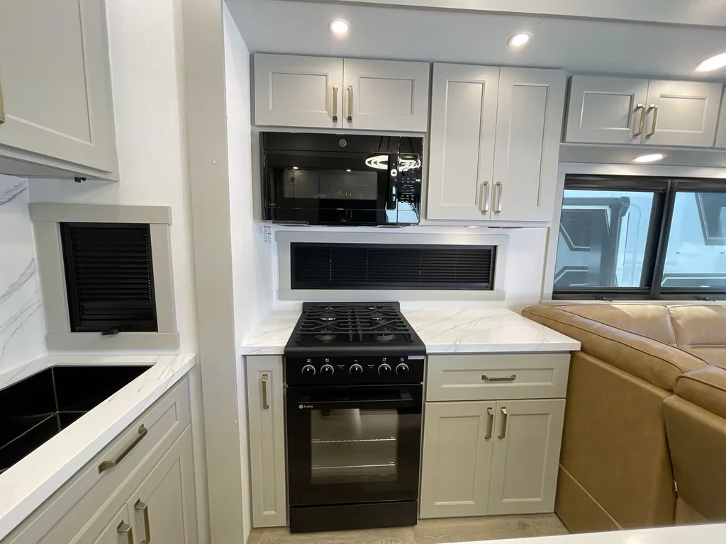 2026 Brinkley Model G 3950, Photos photo 26