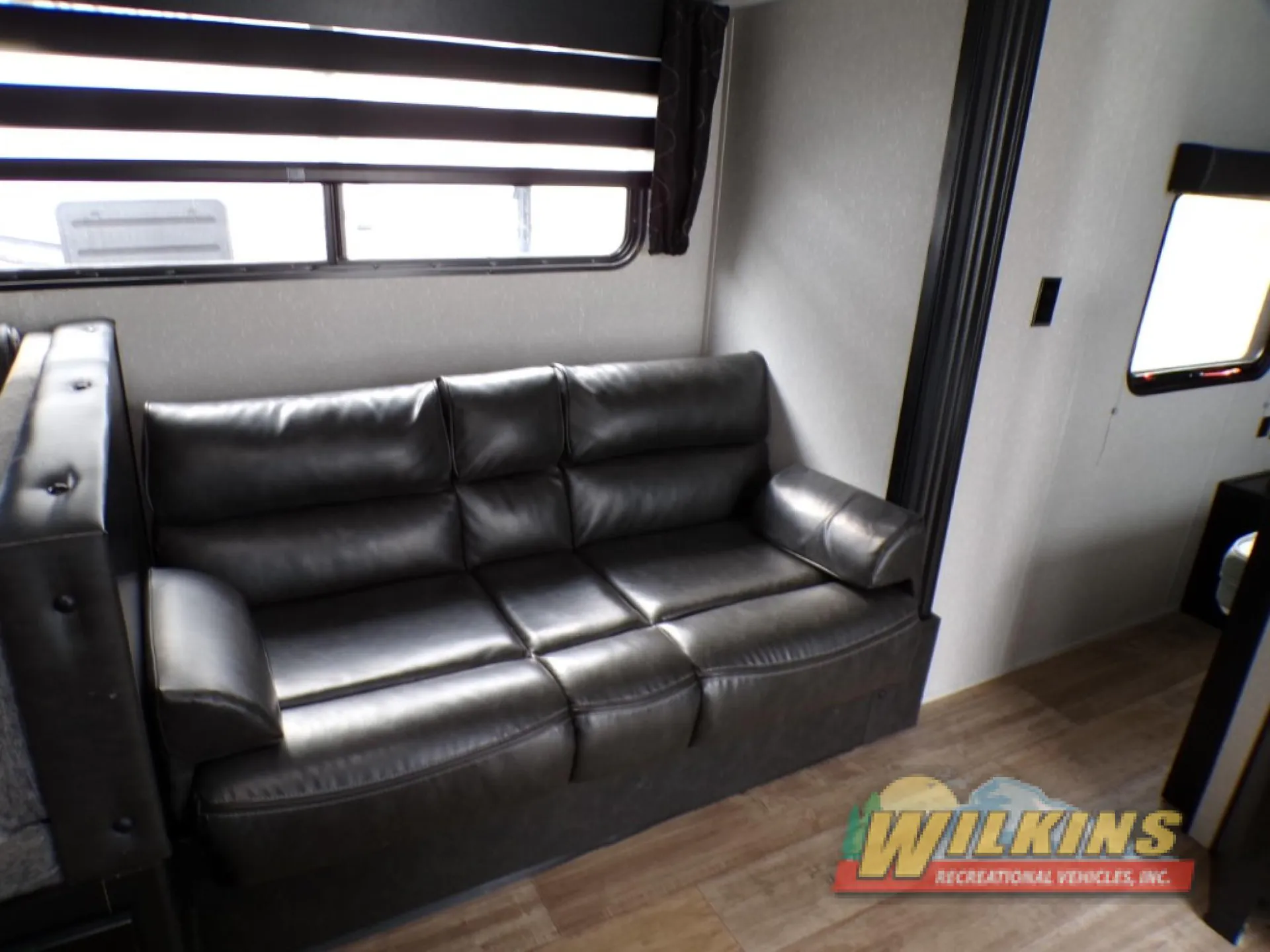 2022 Forest River Cherokee Grey Wolf 26DBH — Photo 6