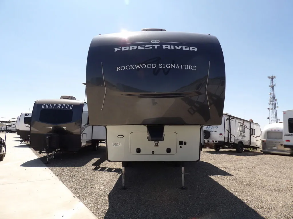 2025 Forest River Rockwood Signature R301RKS - Photo 4