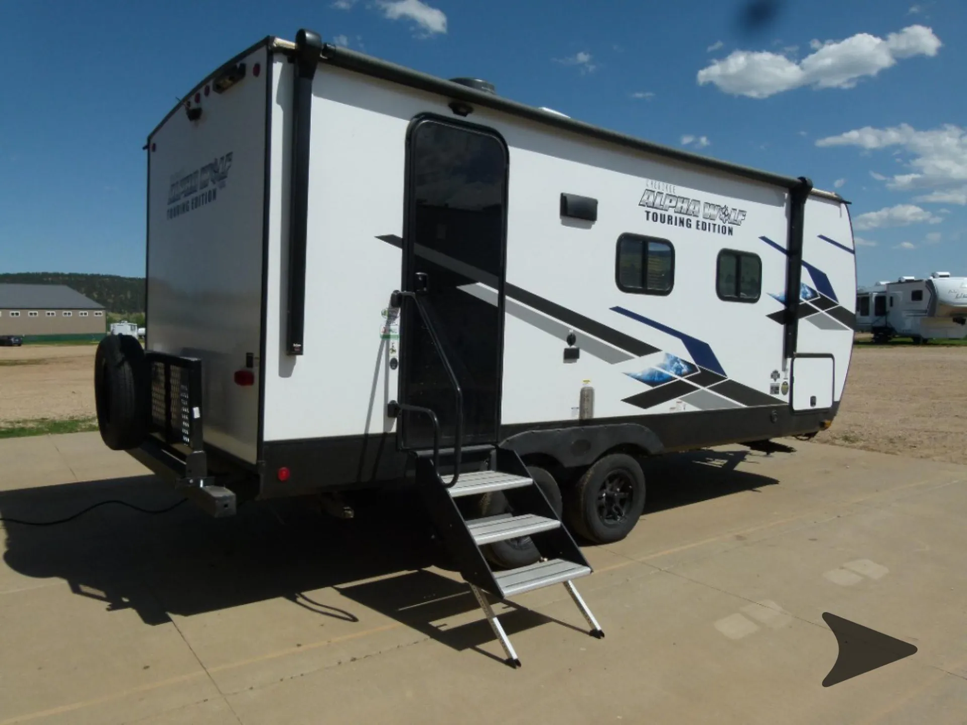 2024 Forest River Cherokee Alpha Wolf Touring Edition 17CB - Photo 4