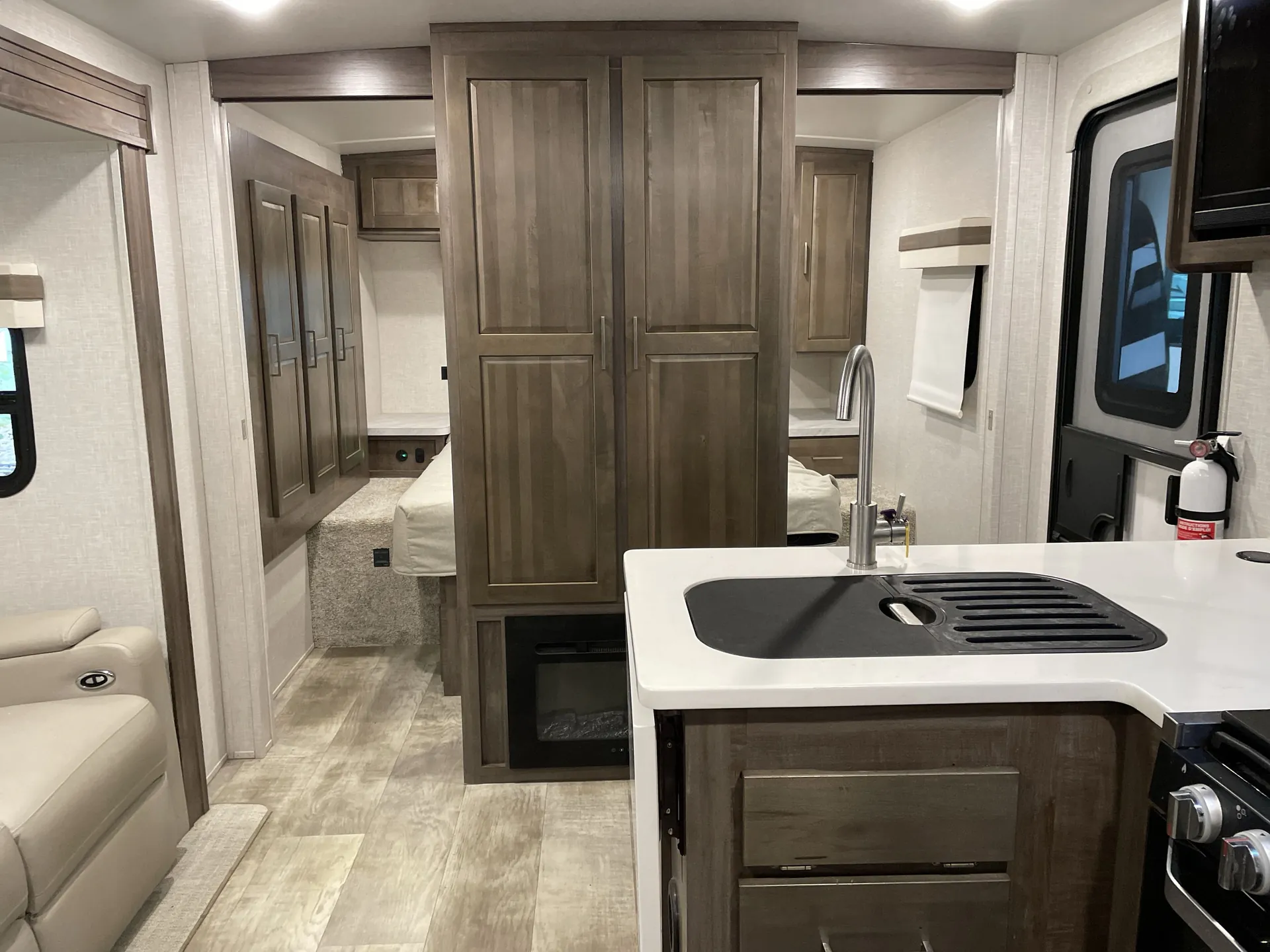 2023 Forest River Rockwood Mini Lite 2513S - Photo 4