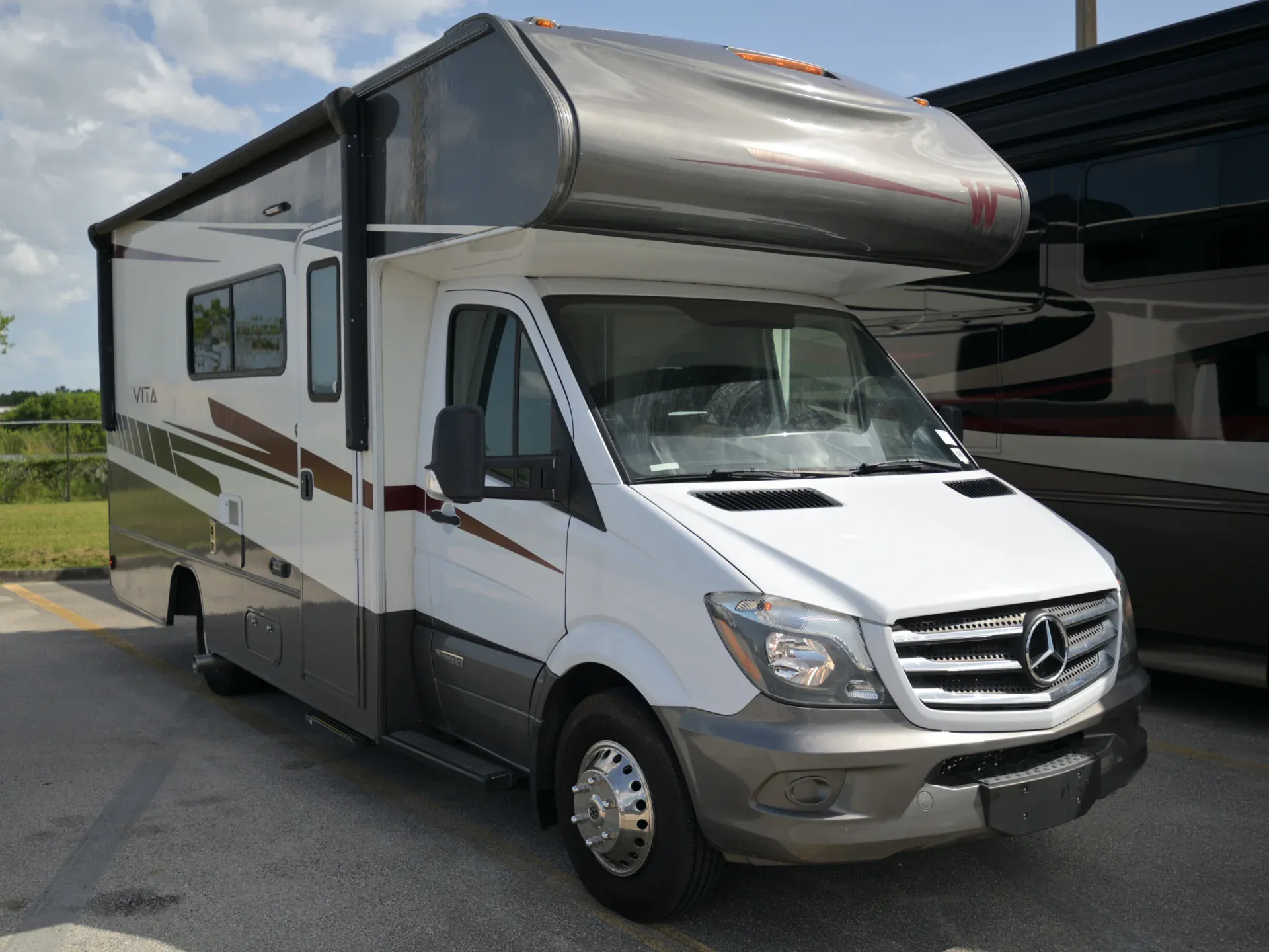2020 Winnebago Vita 24P dealer photo 1 from La Mesa RV Center