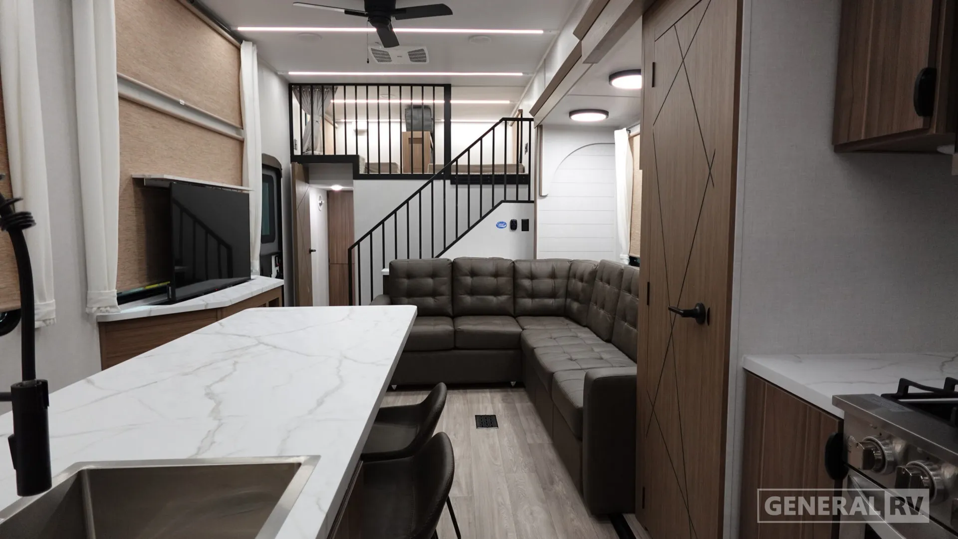 2026 Forest River Salem Grand Villa 42ICE - Photo 3