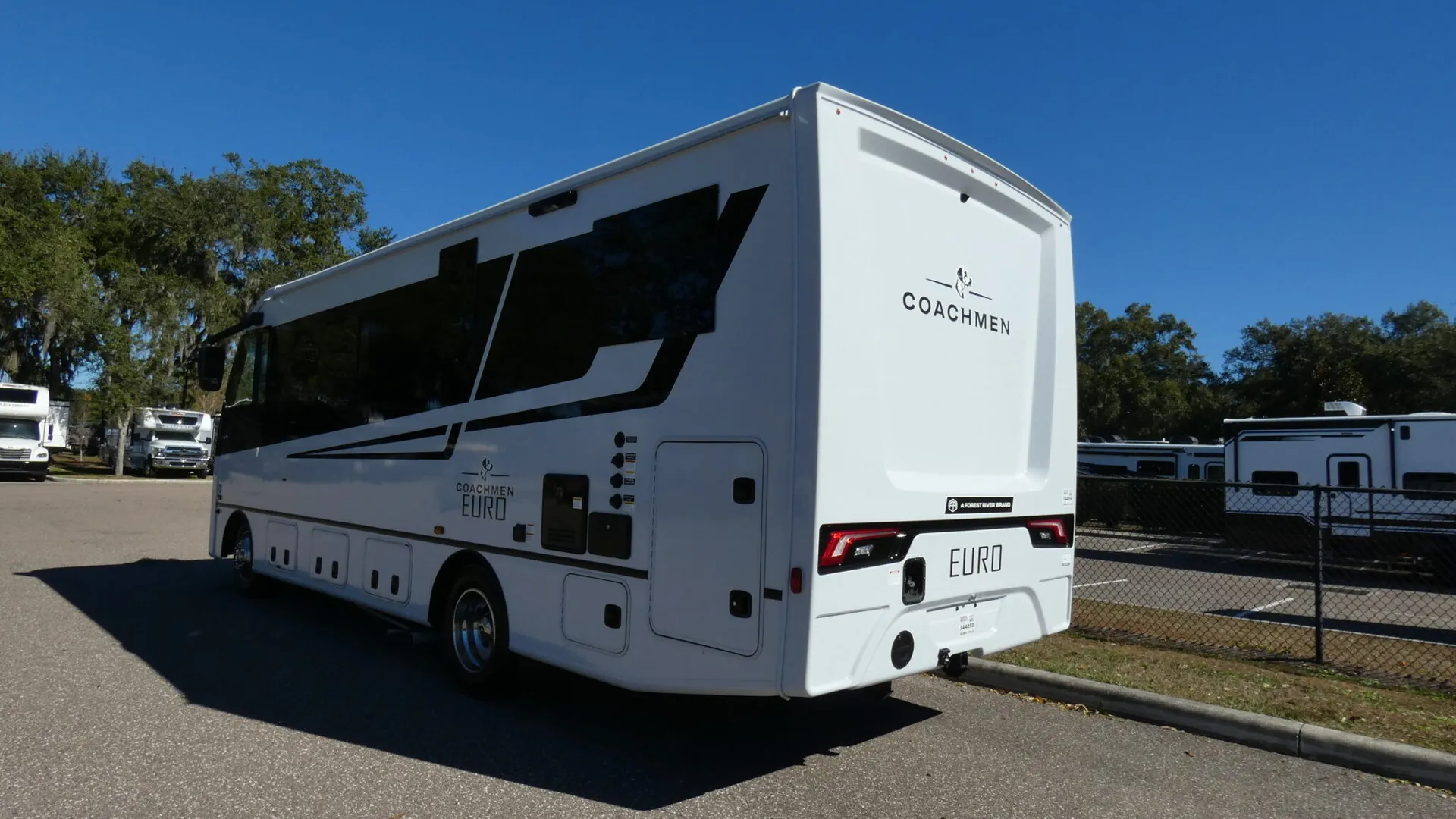 2026 Coachmen Euro 25LE - Photo 4