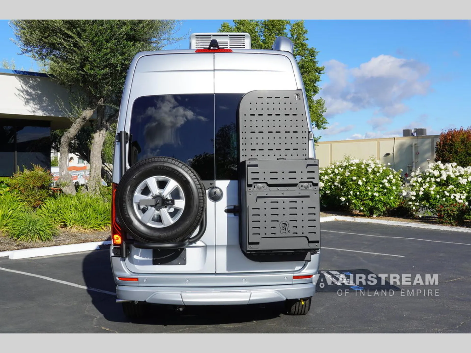 2025 Airstream Interstate 19 AWD - Photo 3